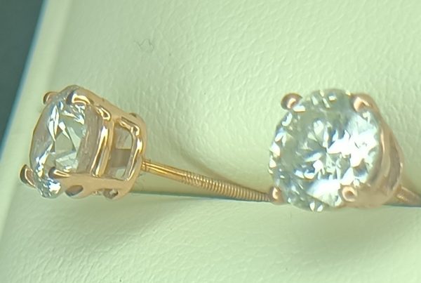 2.11 ct. Natural Round Diamond Screw Back Earrings in 10K Yellow Gold - Image 2