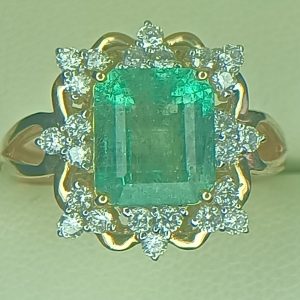 Women's 3.15 ct. Natural Emerald & Round Diamonds Ring in 14k Yellow Gold